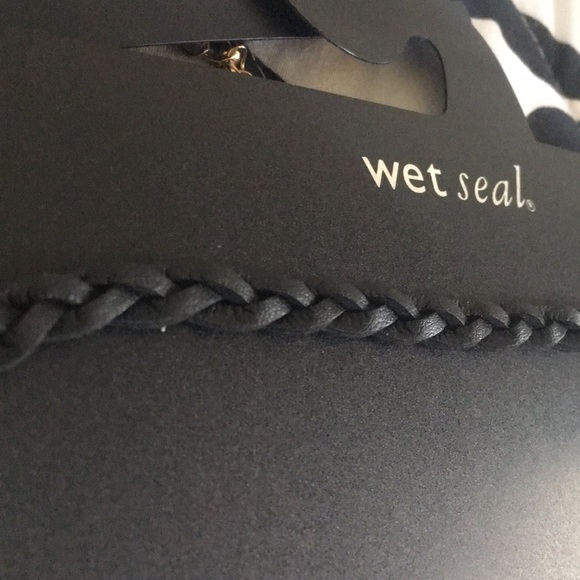 Chokers 🖤👽 - Picture 2 of 6